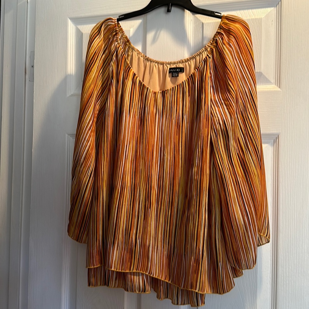 V-neck long sleeve ruffle blouse